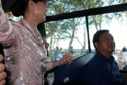 bi thu thang nong thon cu cung duoc nhung ma dan phai thoat ngheo