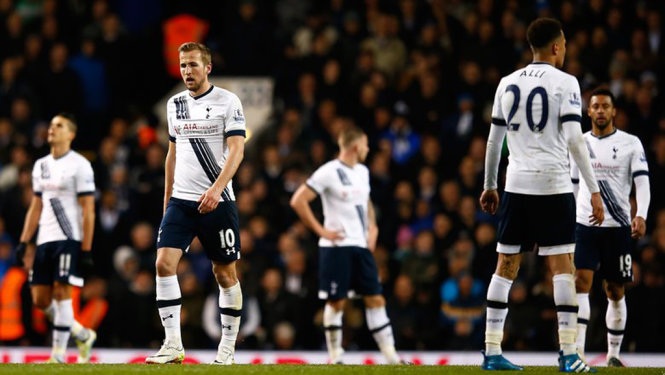 hoa west brom tottenham giup leicester cach ngoi vuong dung 3 diem