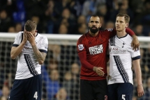 hoa west brom tottenham giup leicester cach ngoi vuong dung 3 diem