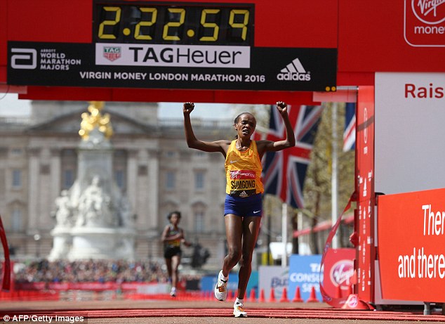 bat chap viec bi uy hiep jemima sumgong vo dich marathon 2016