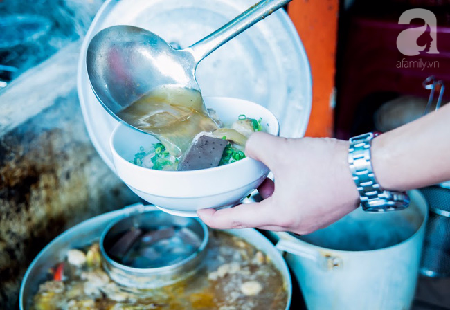 ha noi tro mua sang day som nho ghe qua hang bun bo hue nga tu so 2 chu 1 tiem 1 huong vi