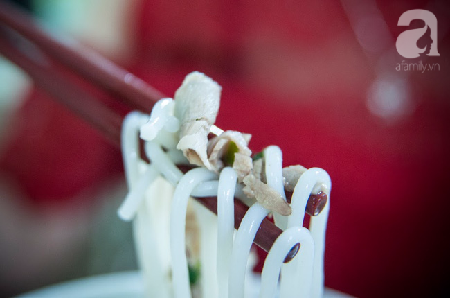 ha noi tro mua sang day som nho ghe qua hang bun bo hue nga tu so 2 chu 1 tiem 1 huong vi