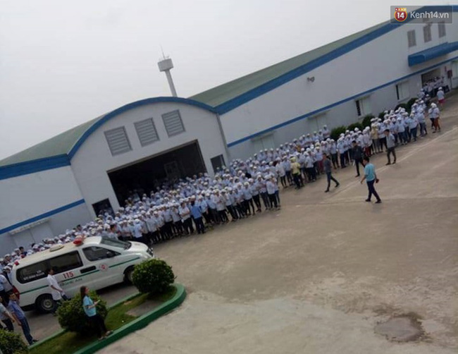 nghe an hang chuc nu cong nhan dau bung non oi phai nhap vien nghi ngo doc