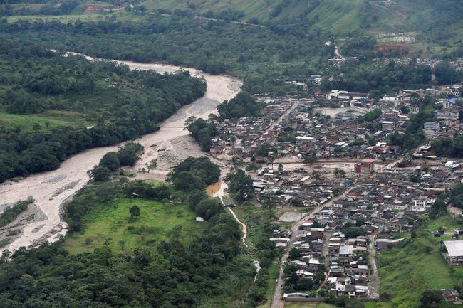 chum anh hien truong vu lo dat kinh hoang khien 254 nguoi thiet mang o colombia