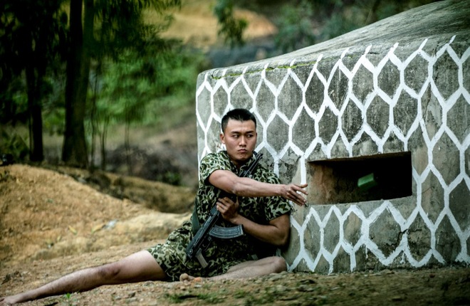 hot boy binh an lien tuc bi nem da vi thai do trong quan ngu