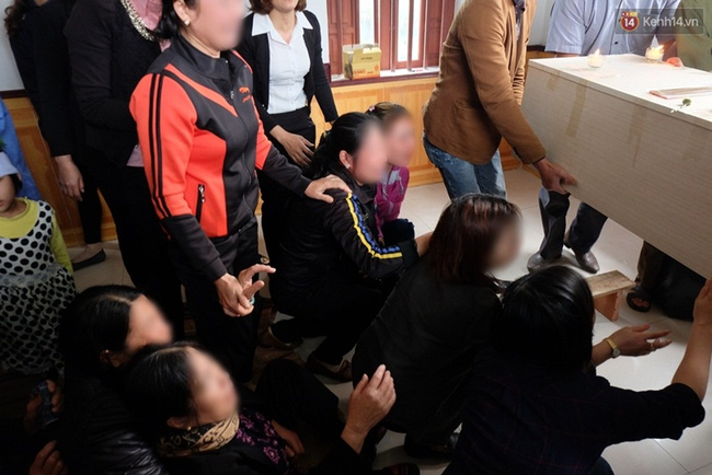 hang tram nguoi bat khoc tien dua be gai nguoi viet bi sat hai o nhat ve voi dat me