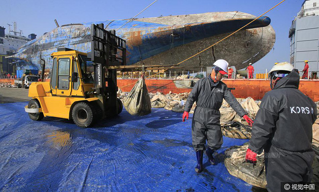 nhung di vat duoc tim thay trong xac pha sewol sau 3 nam chim duoi day dai duong
