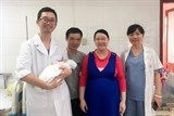 be gai nang 33kg chao doi tu trung dong lanh
