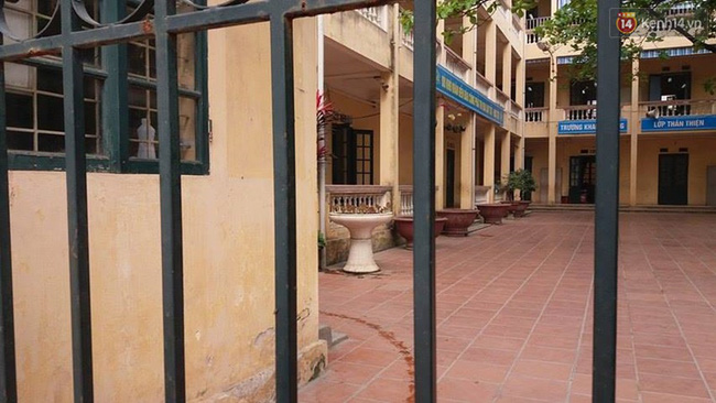 ha noi phu huynh hot hoang khi nhan duoc tin nhan nha truong thong bao xuat hien ke la mat den don hoc sinh