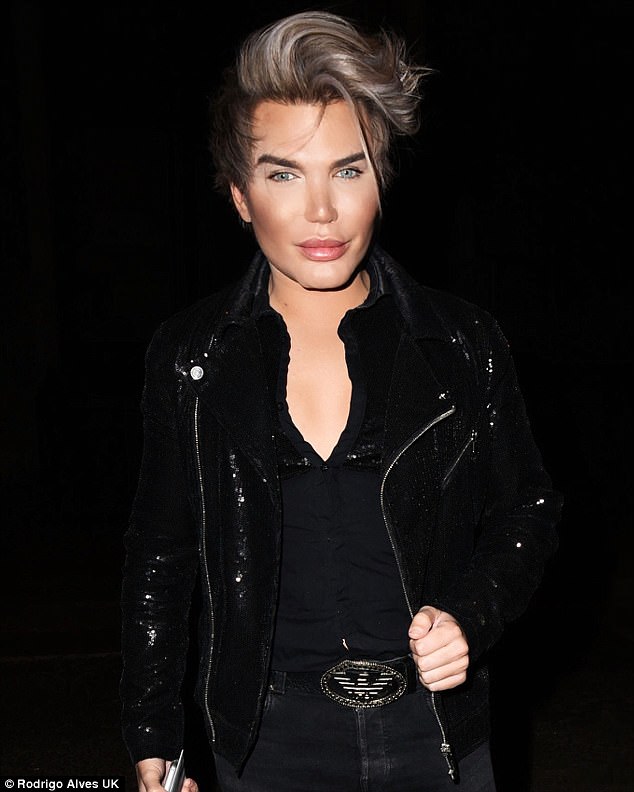 bup be ken doi thuc lieu minh hut mo tu than bom vao mong va mat de tro thanh peter pan