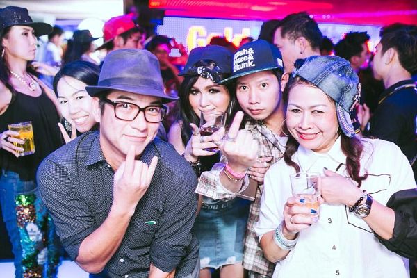 gay tai nan chet nguoi cau am cua gia toc ty phu redbull van ung dung huong thu cuoc song xa hoa