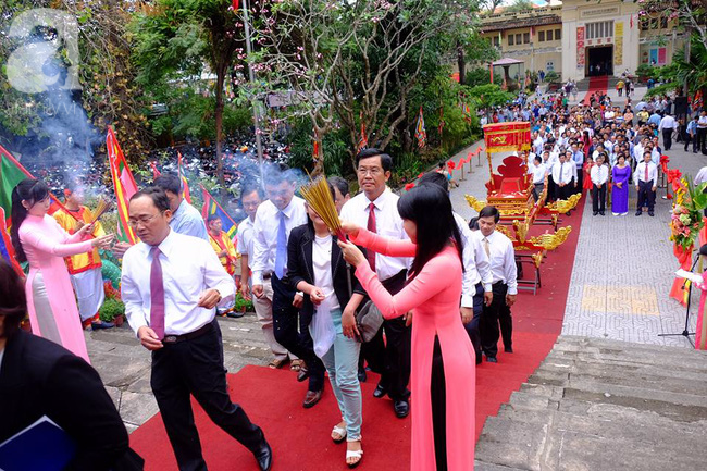sai gon nguoi lon tre nho hao hung an buffet chay mien phi ngay gio to