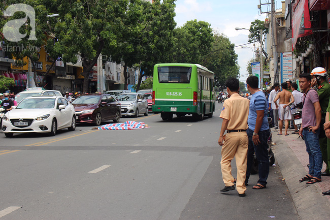 tp hcm bat ngo nga xuong duong mot phu nu bi xe buyt can tu vong