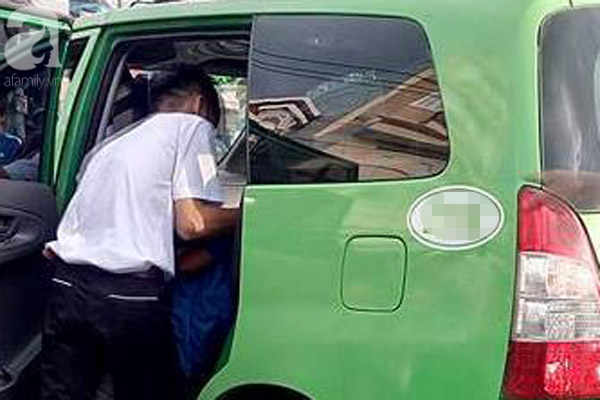 sai gon tieu bay vao xe taxi nguoi dan ong bi 2 tai xe danh nhap vien
