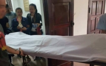 nam dinh bo bi chem tu vong khi dang be con gai 20 thang tuoi di tren duong