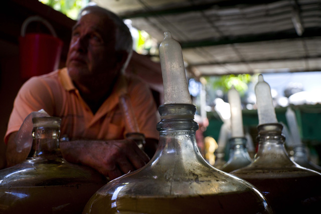 ngoai xi ga it ai biet cuba con la thien duong cua bao cao su