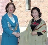 chu tich quoc hoi gap thi truong thanh pho stockholm thuy dien