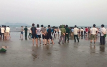 nghe an 2 hoc sinh bi song cuon mat tich khi dang chup anh ky yeu