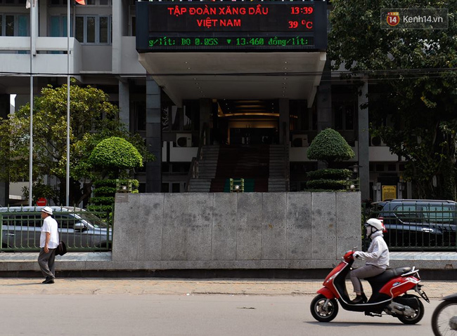 chum anh that kho tin moi dau thang 4 nguoi ha noi da vat va vi nang nong gan 40 do c