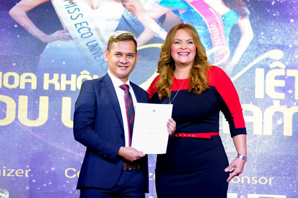 ngoc tinh duoc moi lam giam khao hoa hau du lich sinh thai quoc te 2017