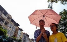 chum anh that kho tin moi dau thang 4 nguoi ha noi da vat va vi nang nong gan 40 do c