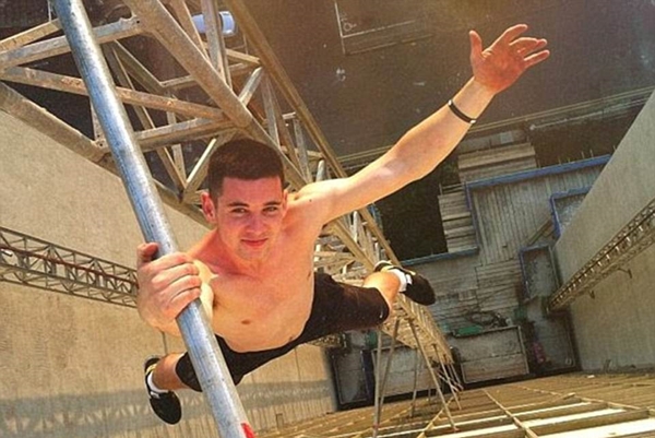 20 buc hinh cho thay su chiu choi cua nhung du khach mao hiem nhat the gioi