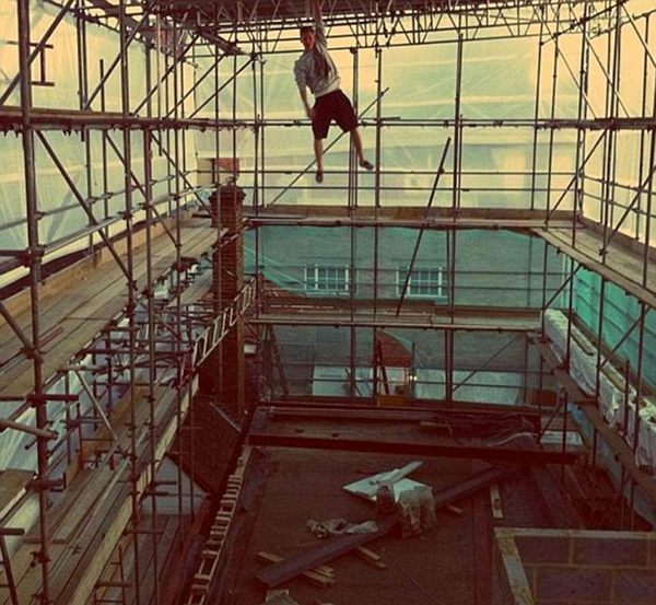 20 buc hinh cho thay su chiu choi cua nhung du khach mao hiem nhat the gioi