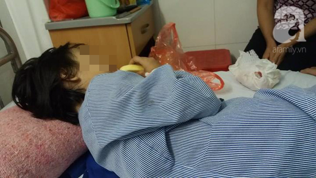 vu bo chem ca gia dinh khien con 5 tuoi tu vong me da gio tay co che chan cho hai chi em chau