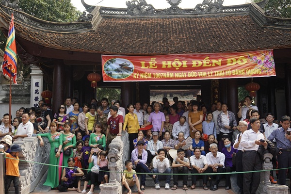 tung bung le hoi den do bac ninh