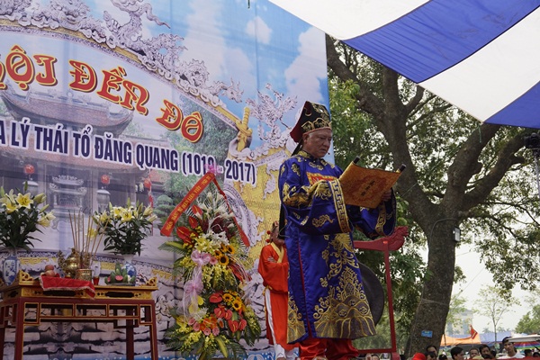 tung bung le hoi den do bac ninh