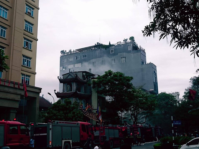 ha noi chay lon tai nha con trai co nhac si van cao