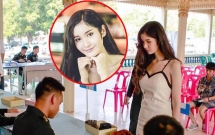 nguoi dep chuyen gioi thai lan gay chu y vi muon duoc o ky tuc xa nam khi nhap ngu