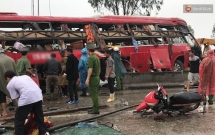 ha tinh xe khach no lop dam vao dai phan khach 2 nguoi tu vong