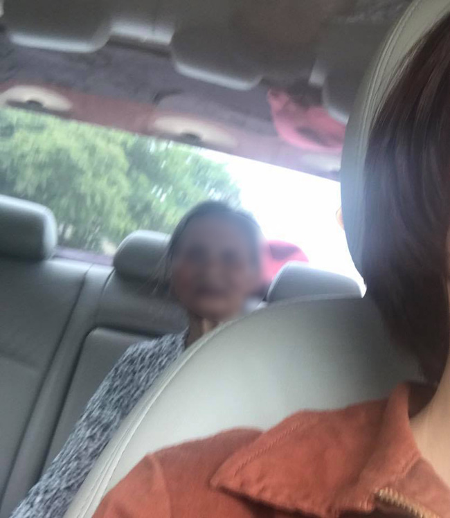 Câu chuyện cảm động của nữ tài xế đưa cụ già 72 tuổi đi hàng chục cây số về nhà cau chuyen cam dong cua nu tai xe dua cu gia 72 tuoi di hang chuc cay so ve nha