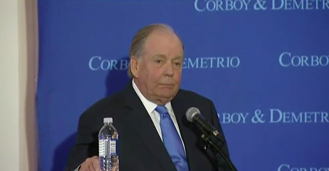 vu united airlines keo le hanh khach bac si goc viet bi choang gay mui va mat 2 cai rang