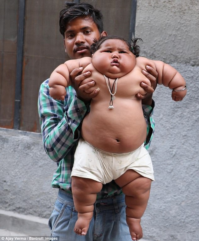em cha moi 8 thang tuoi nhung da nang toi 17kg