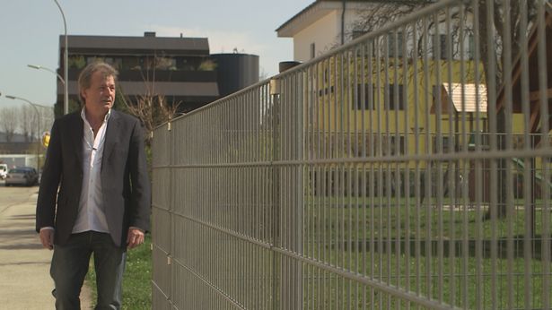 cau chuyen nguoi cha giam cam con gai 24 nam ham hiep hon 3000 lan qua loi ke cua dieu tra vien