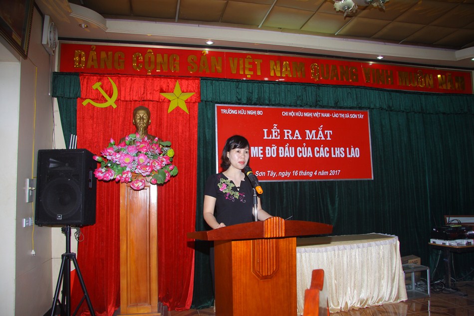 le ra mat cha me do dau cua cac luu hoc sinh lao tai truong huu nghi 80