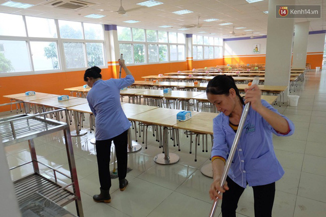 phu huynh phan doi cho con an o truong doan thi diem ecopark vi nghi thuc pham khong dam bao ve sinh