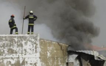 may bay lao xuong bai dau xe gan sieu thi tai bo dao nha khong mot ai song sot