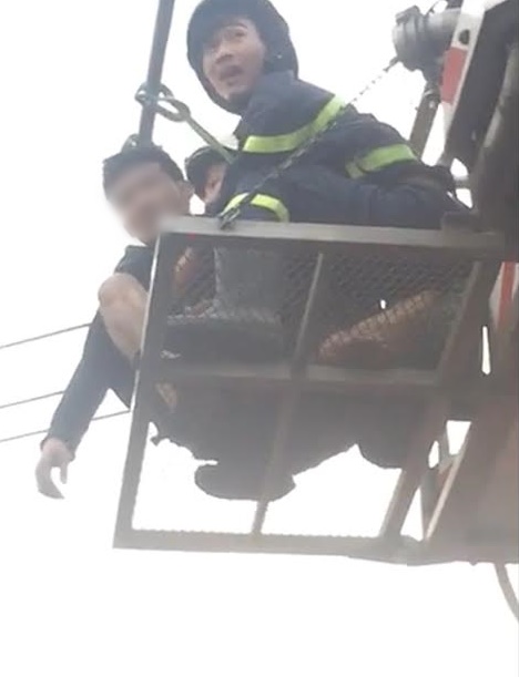 nam thanh nien co bieu hien ngao da vua du day dien vua la het o sai gon