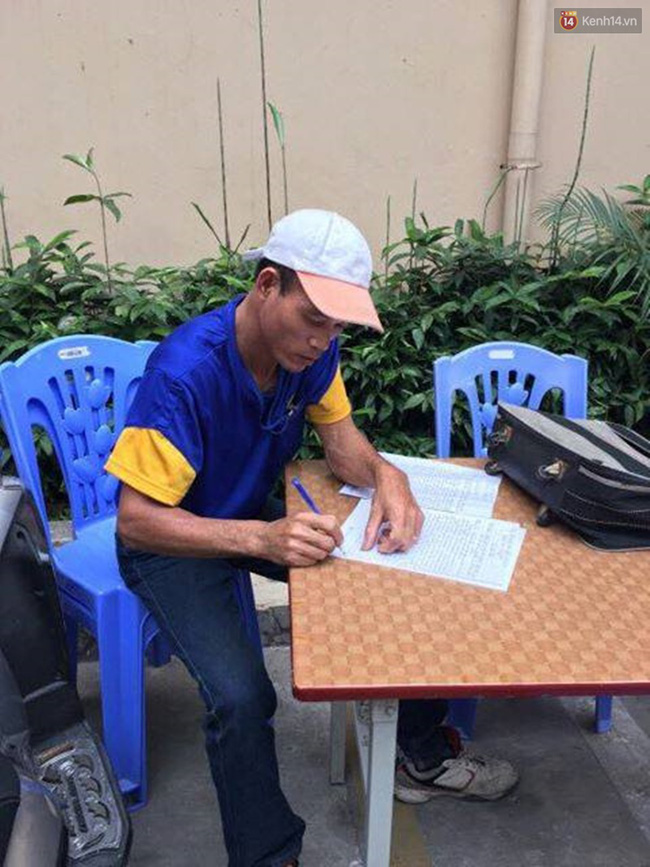 ha noi tuoc giay phep lai xe o to chay nguoc chieu tren cau vuot nguyen chi thanh