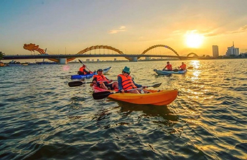 chuoi hoat dong dac sac khai truong mua du lich bien da nang nam 2017