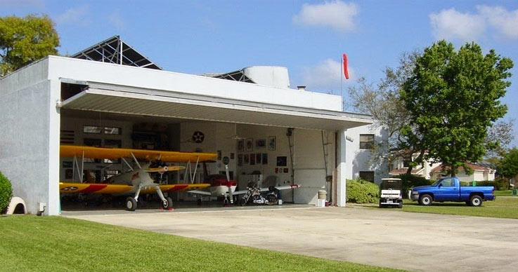 spruce creek thi tran ma moi nha deu so huu mot chiec may bay rieng