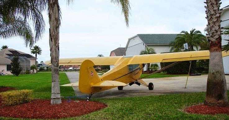 spruce creek thi tran ma moi nha deu so huu mot chiec may bay rieng