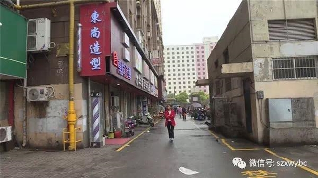 bat chuoc nhan vat trong phim hoat hinh cau be cam o nhay tu tang 5 xuong dat