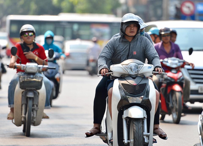 ha noi dang 33 do nhung nang nong ngot ngat nhu 42 do vay