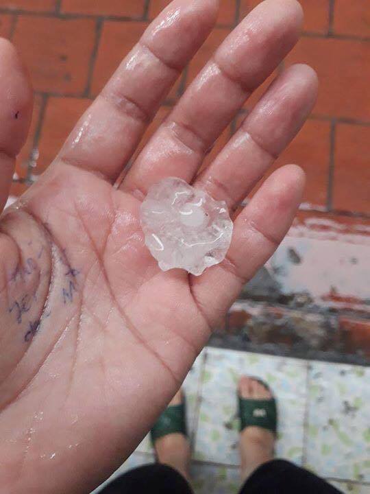 xuat hien mua da lon o hoa binh