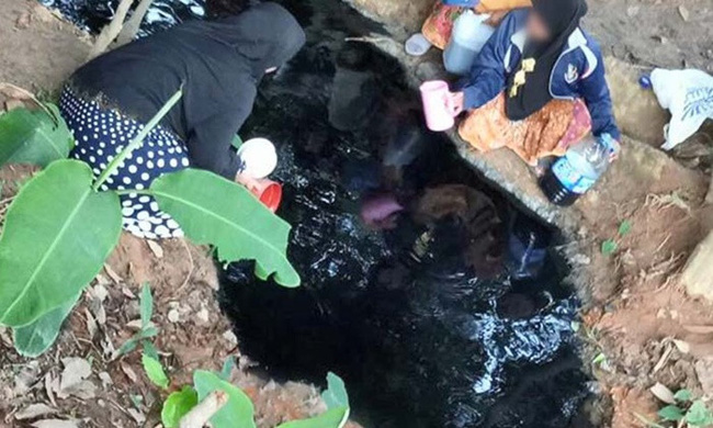 thai lan su that phia sau ho nuoc den ngom linh thieng va co the chua duoc bach benh o giua rung