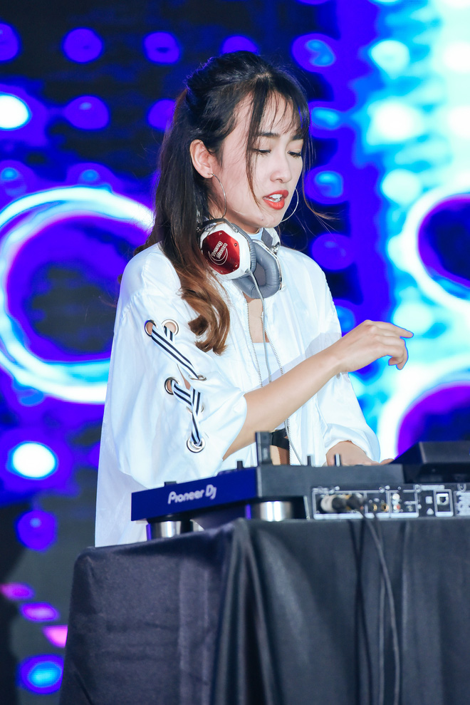 trang moon quay het minh cung mc phan anh